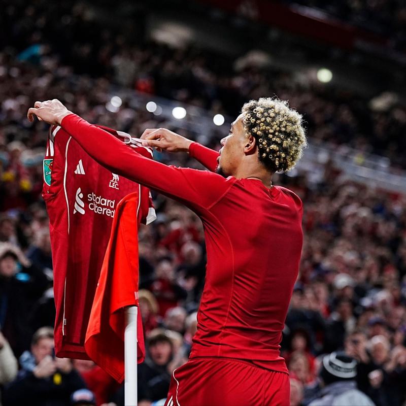 Formasn kard ve krmz grd! Liverpool'dan Ekitike'ye ceza