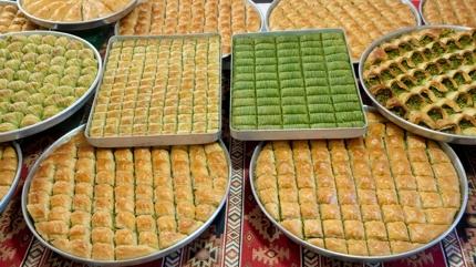 Bakanlk aklad! Baklavadaki boya nereden anlalr? Sahte baklava belirtileri
