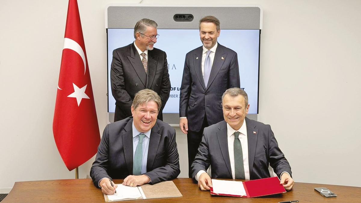 BOTA Mercuria Woodside Energy LNG anlamas fotoraflar resimleri