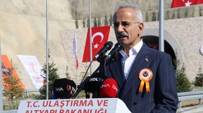 Bakan Uralolu: Yksek dalar aarak gvenli ve konforlu ulam saladk