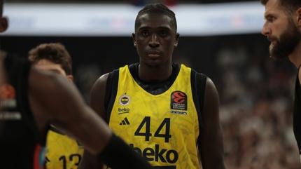 Fenerbahe Beko'da Bango'nun ameliyat olduu akland