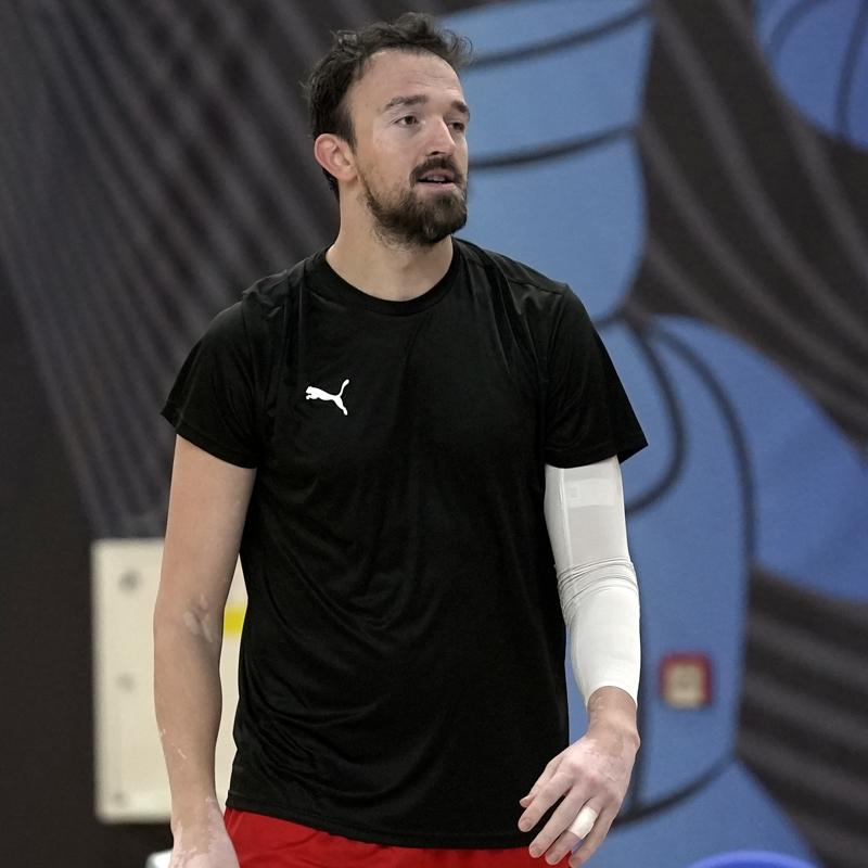 Dubai Basketbol, Serta anl'y kadrosuna katt