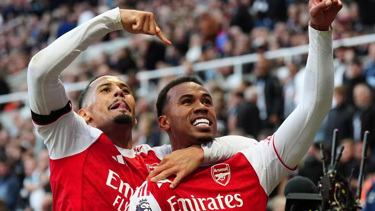 Arsenal Newcastle United Premier Lig fotoraflar resimleri