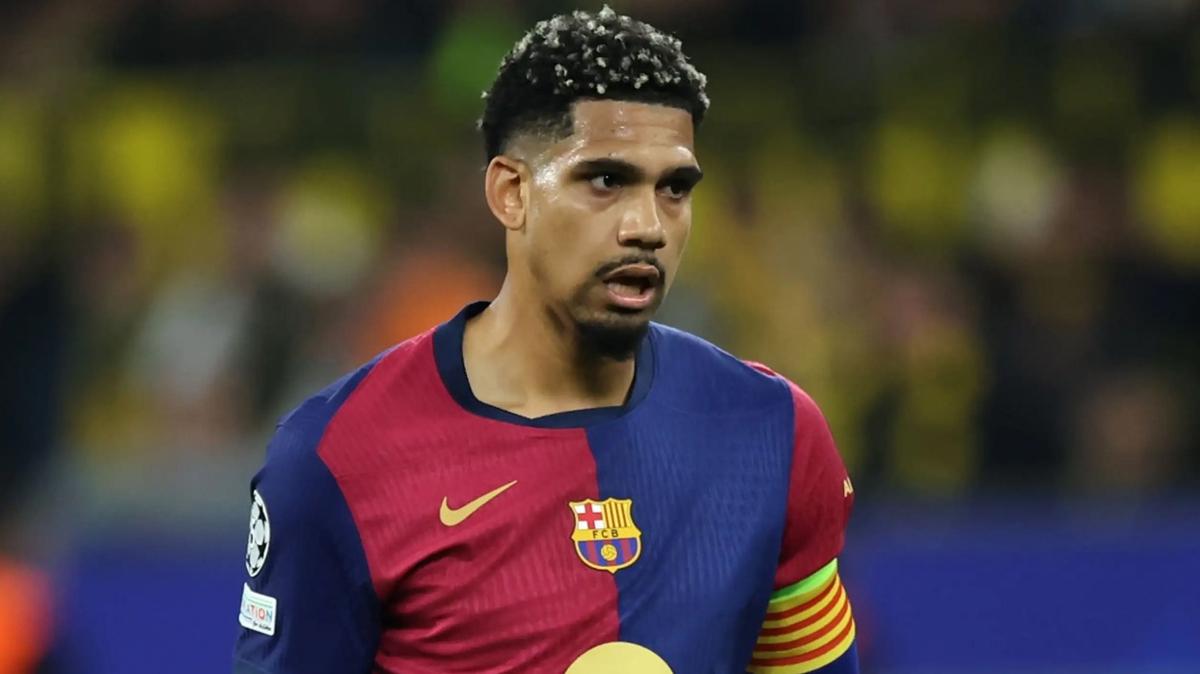 liverpool transfer Ronald Araujo fotoraflar resimleri