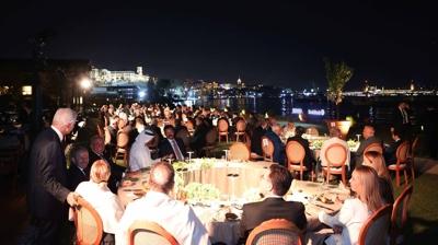 DenizBank, Emirates NBD Hissedarlndaki  6. Yln Kutlad