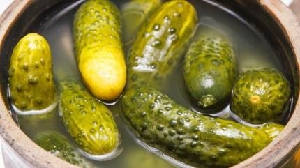 Sirke mi limon mu? Ktr ktr salatalk turusu tarifi: Ta gibi ve asla bozulmuyor