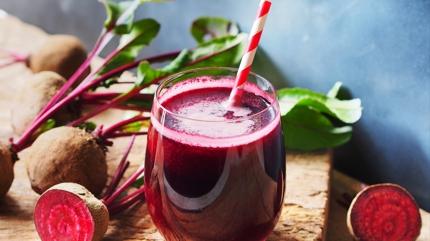 Karacierinize bayram ettirecek karm! Sabahlar a karnna iin, toksinlere veda edin