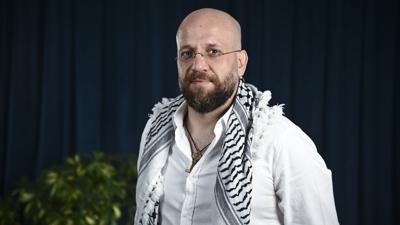 Kresel Sumud Filosu'na katld iin filminin datmna engel olunan ynetmen zr bekliyor
