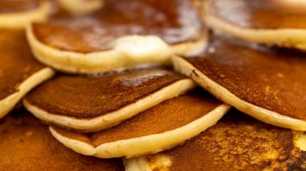 Kat gibi ince kahvaltlk krep tarifi! Tavaya yanmaz yapmaz ocuklar baylr