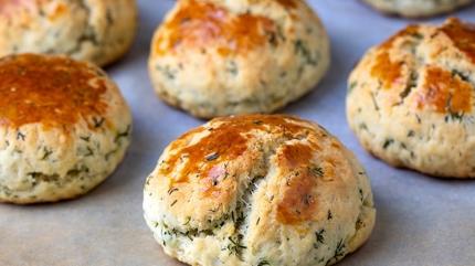 Kahvaltlk en kolay mayasz dereotlu poaa tarifi: Pastaneden almaya son! Hamuruna 1 kak ekleyin