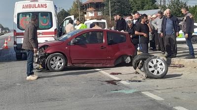 Cip ile otomobil arpt! Aracn arka tekerleri yola frlad