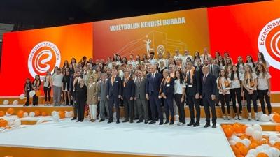 Eczac�ba�� salonuna kavu�tu