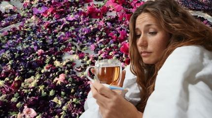 ayn kaynatp bardak bardak iin: Ne ksrk kalyor ne balgam! Boazdaki mikrobu annda temizliyor