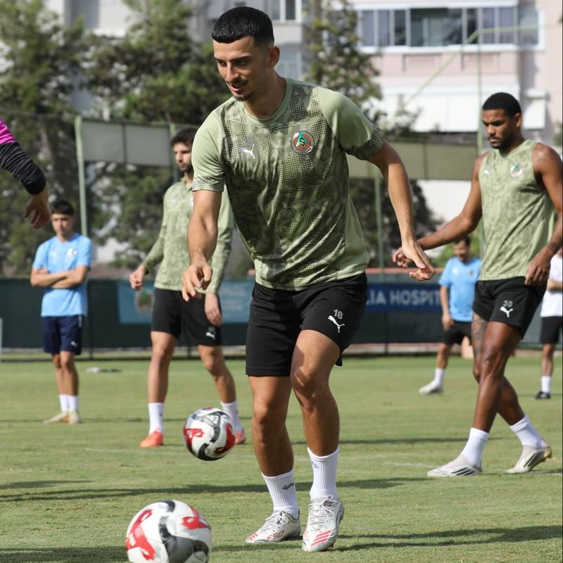 Alanyaspor, Genlerbirlii mana hazr