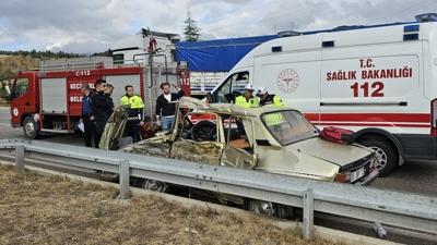 Isparta'da feci kaza! Otomobiller ve tr arpt: 2 l, 3 yaral