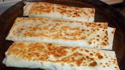 Hazr yufkadan ama lezzeti ahane! Kahvaltlk mini gzleme tarifi