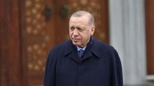 Bakan Erdoan, cuma namazn Kerem Aydnlar Camisi'nde kld