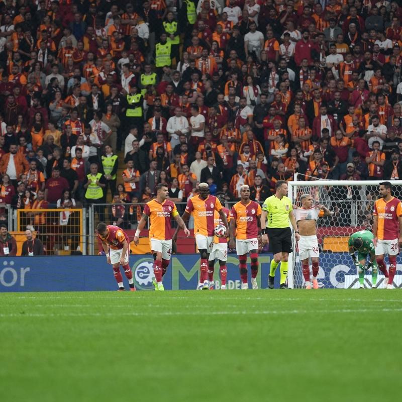 3 yl sonra Galatasaray evinde krmz kart grd!