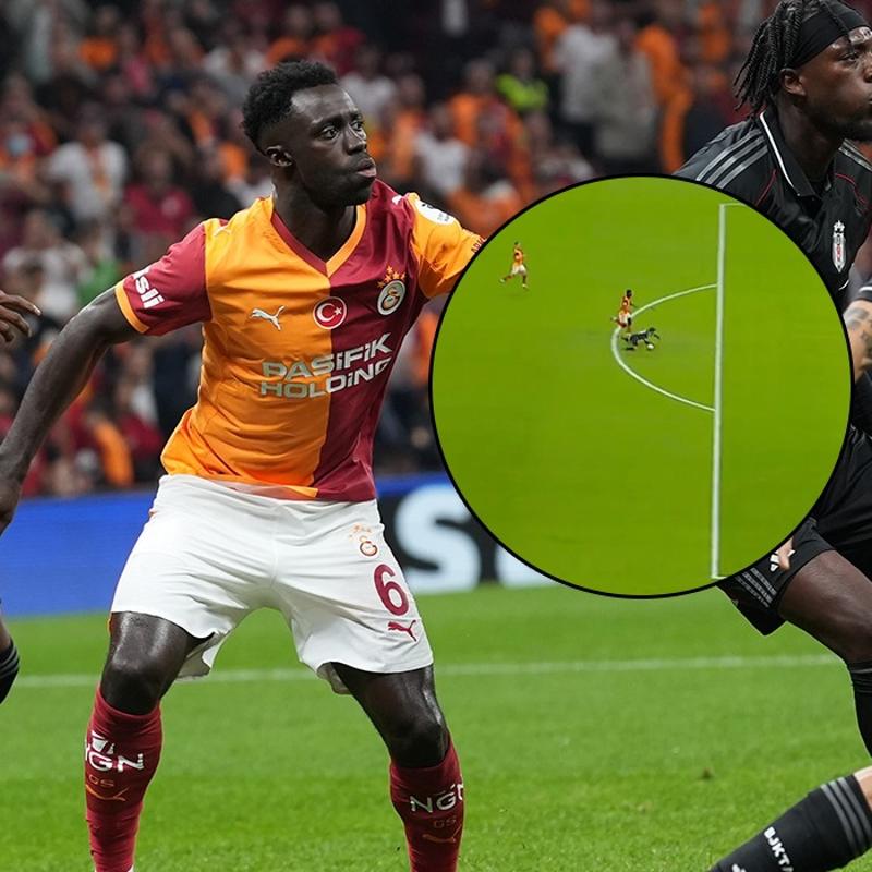 Derbide krmz kart! Galatasaray 10 kii kald