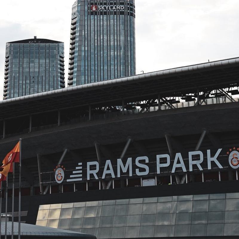 Galatasaray kafilesi, derbi ncesi stada ulat