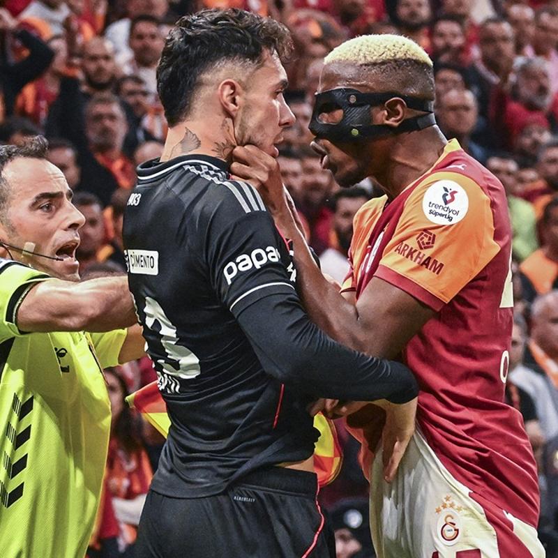 RAMS Park'ta tansiyon ykseldi! Victor Osimhen ve Emirhan Topu...