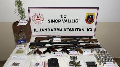 Sinop'ta zehir tacirlerine engel: 2 zanl gzaltna alnd