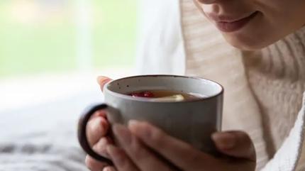 Bir yudumu grip ve nezleyi def ediyor! Bu ay bakl zrh gibi saryor