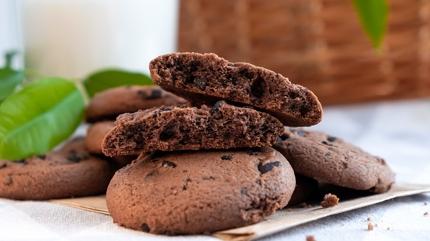 15 dakikada aydan nce sofrada hazr! En kolay brownie kurabiye tarifi: Pf noktas fazla kartrmamak