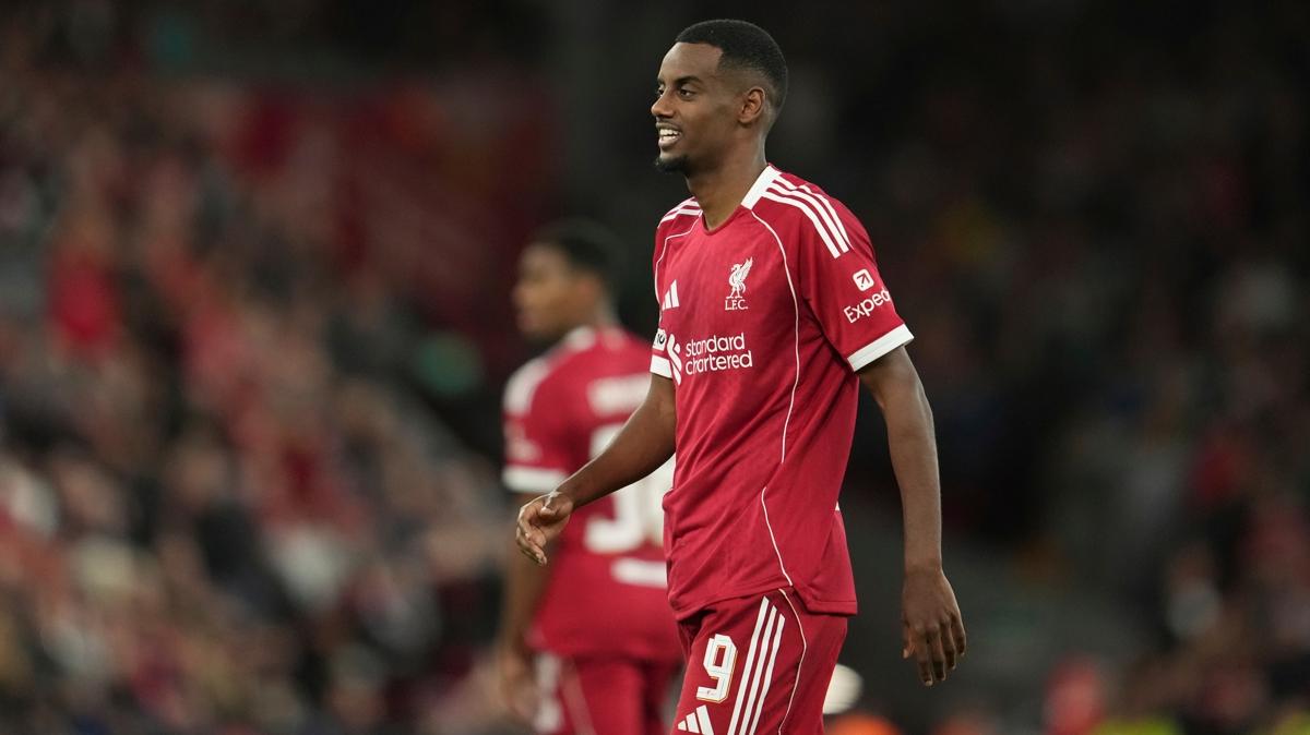alexander isak liverpool premier lig fotoraflar resimleri