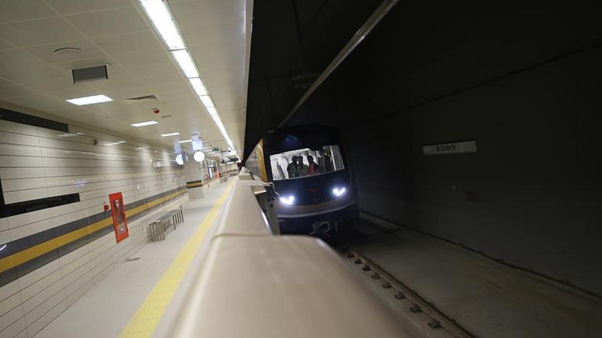 seyahat stanbul metro valiz fotoraflar resimleri