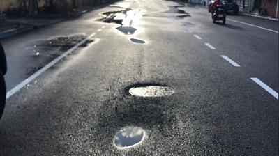 CHP'li belediyeden asfalt fiyaskosu... Yollar kstebek yuvasna dnd
