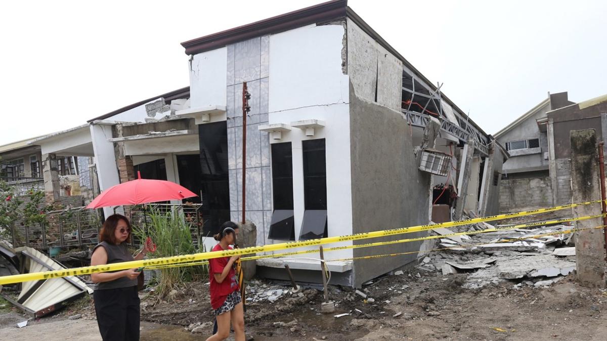 Filipinler deprem deprem can kayb fotoraflar resimleri
