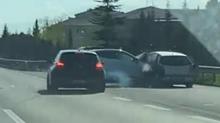 Bebekli arac sktran trafik magandasna ceza: Ehliyeti sresiz alnd