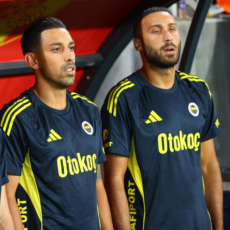 Fenerbahe resmen aklad! rfan Can Kahveci ve Cenk Tosun kadro d brakld