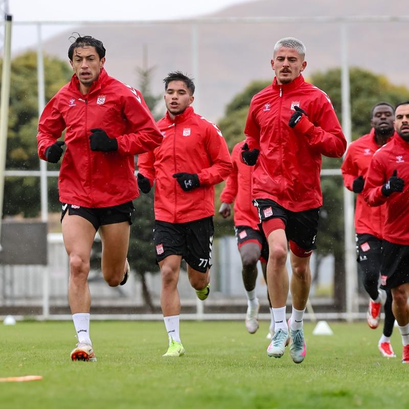 Sivasspor'da Ankara Ke�i�reng�c� mesaisi devam etti