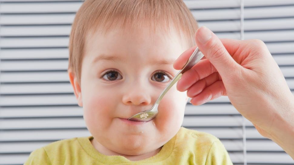 Bebeklerde gaz sancs nasl geer? En etkili yntem: 1 kak verince ml ml uyuyorlar