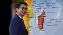 Protestolar darbeyi getirdi... Madagaskar'da ordu ynetime el koydu