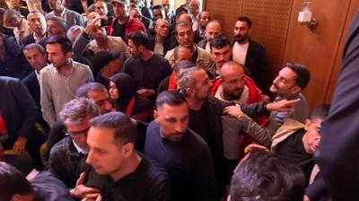 CHP'nin kavgasz gn yok! l Kongresi'nde yumruklar havada uutu