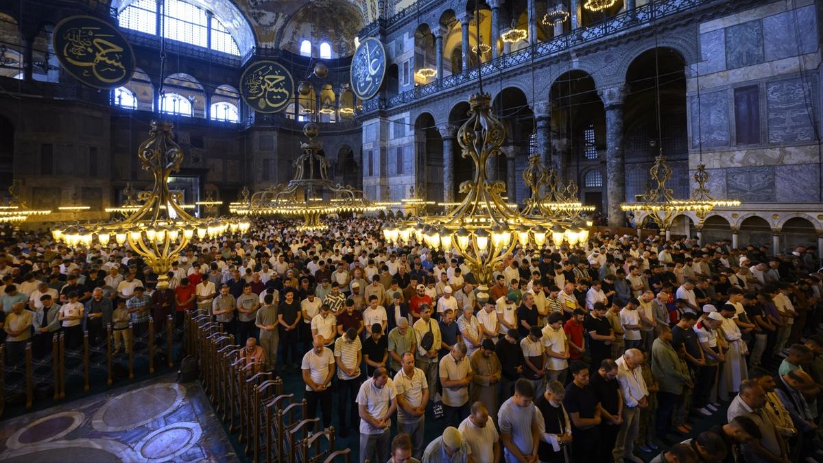 stanbul Cuma Namaz Lise fotoraflar resimleri