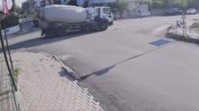 Beton mikseriyle otomobil arpt... Feci kaza kamerada