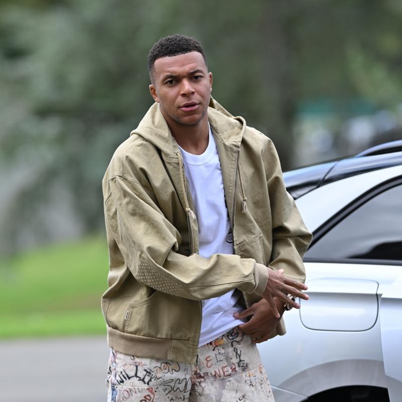 Baakehir'den Kylian Mbappe paylam!