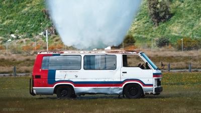2 ton su minivann zerine brakld! Sonu grenleri ok etti!