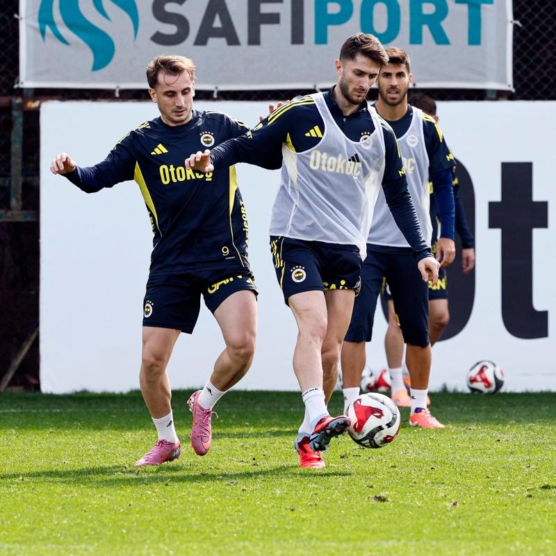Fenerbahe'de Fatih Karagmrk mesaisi tam gaz sryor