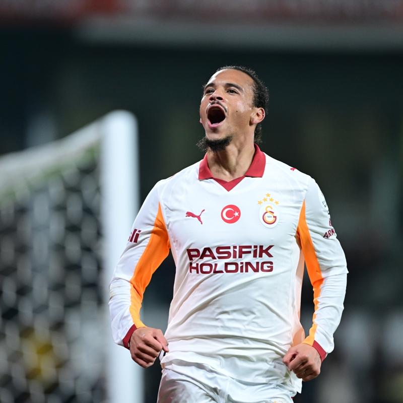 Leroy Sane, Baakehir karsnda yldzlat