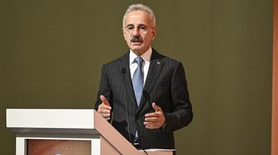 Aydn-Denizli Otoyolu 1 yanda... Bakan Uralolu: Blgesel kalknmaya katk salyor