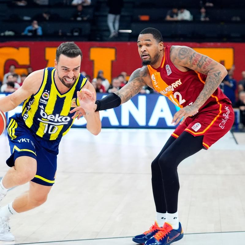 Potada nefes kesen ma! Derbide kazanan Fenerbahe Beko