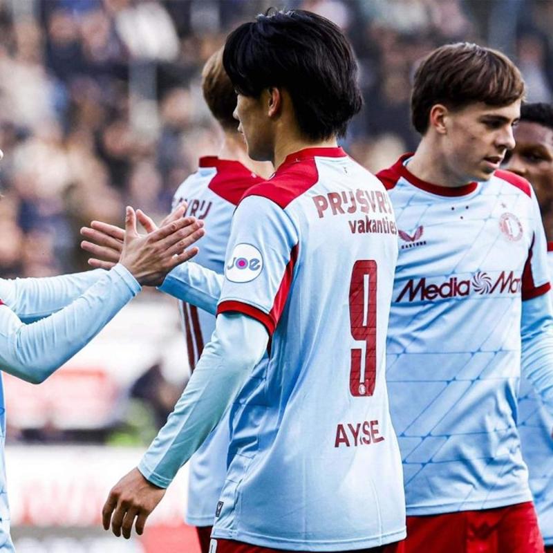 Robin van Persie'nin Feyenoord'u 7 golle kazand