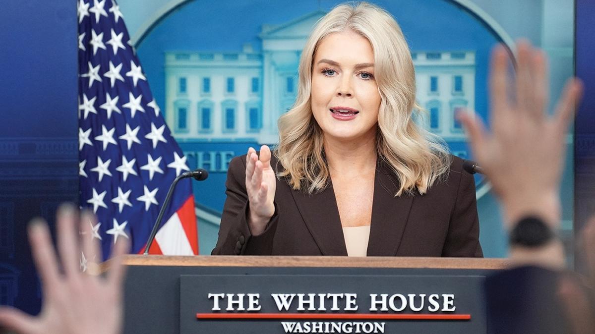 beyaz saray basn toplants gazeteci huffington post muhabiri karoline leavitt trump putin grmesi fotoraflar resimleri