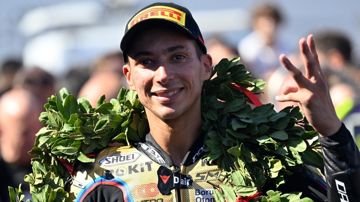 Toprak Razgatlolu 2025 Superbike ampiyonu milli motosikleti fotoraflar resimleri