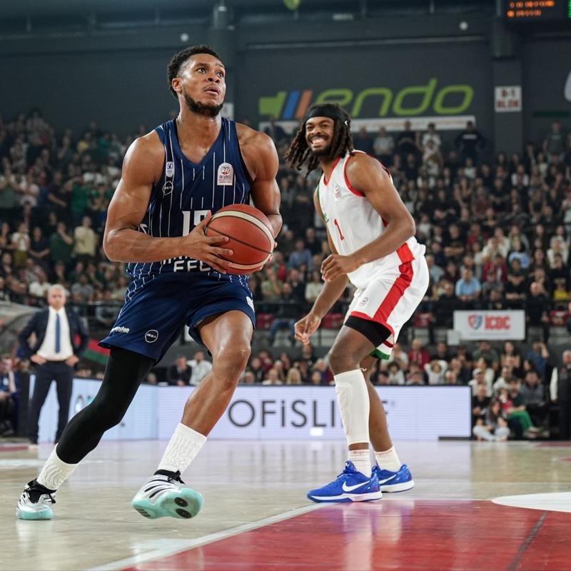 Anadolu Efes ligde kaypsz devam etti